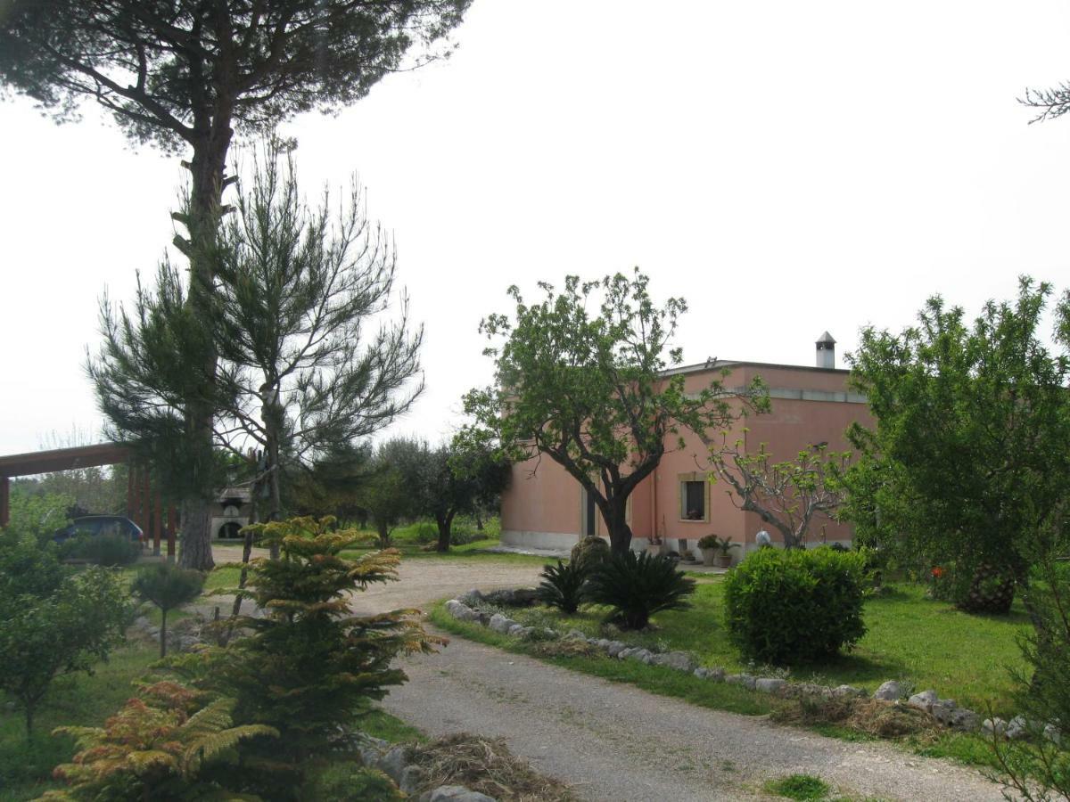 Villa Rita Bed & Breakfast Campi Salentina Eksteriør billede